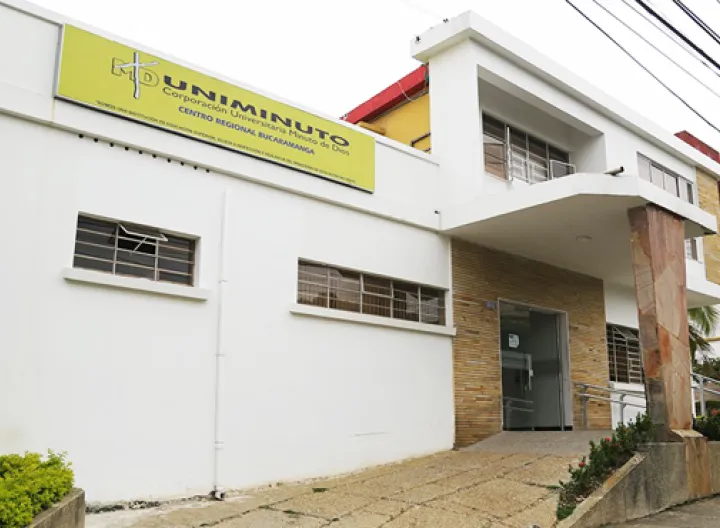 Fachada de la sede administrativa, UNIMINUTO CR. Bucaramanga
