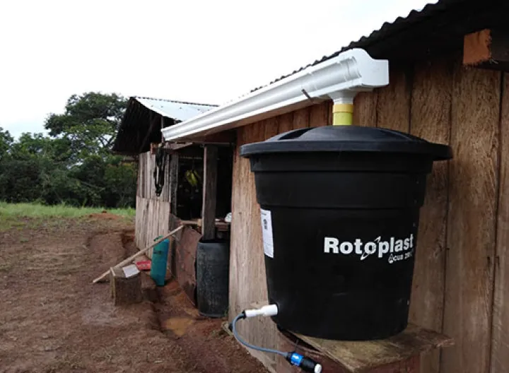 Tanque con agua lluvia