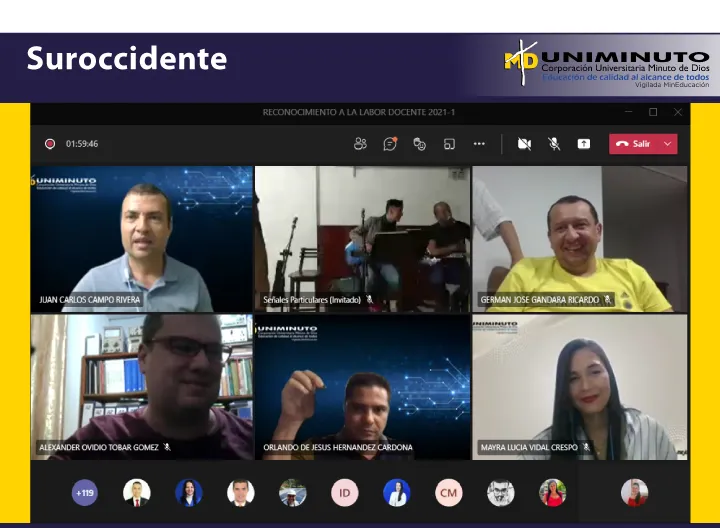 Participantes del evento de agradecimiento a la labor docente