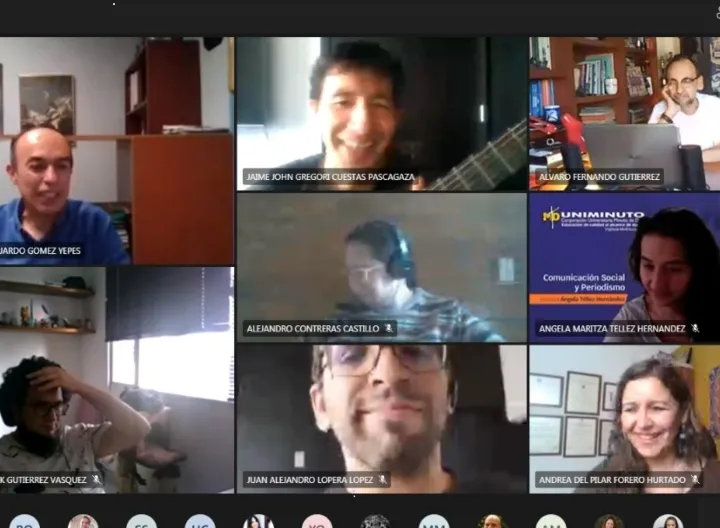 Colaboradores de UNIMINUTO Bogotá - Presencial en oración didáctica con la pastoral Universitaria