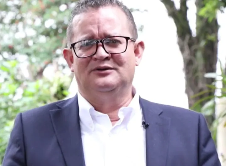 Padre Harold Castilla Devoz