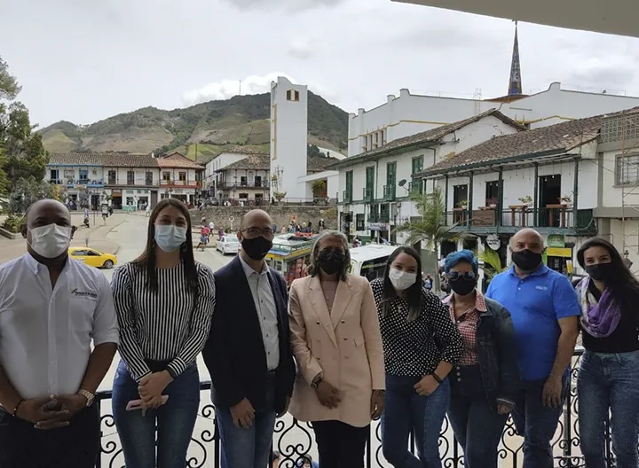 UNIMINUTO firmó convenio con la Mesa de Mujeres de Sonsón