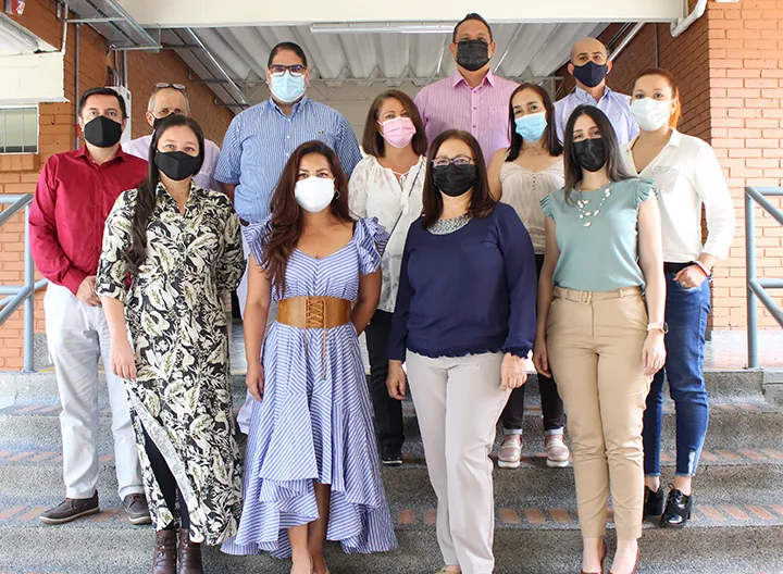 miembros del Comité de gobierno de centro progresa para la estrategia de micronegocios en Pererira