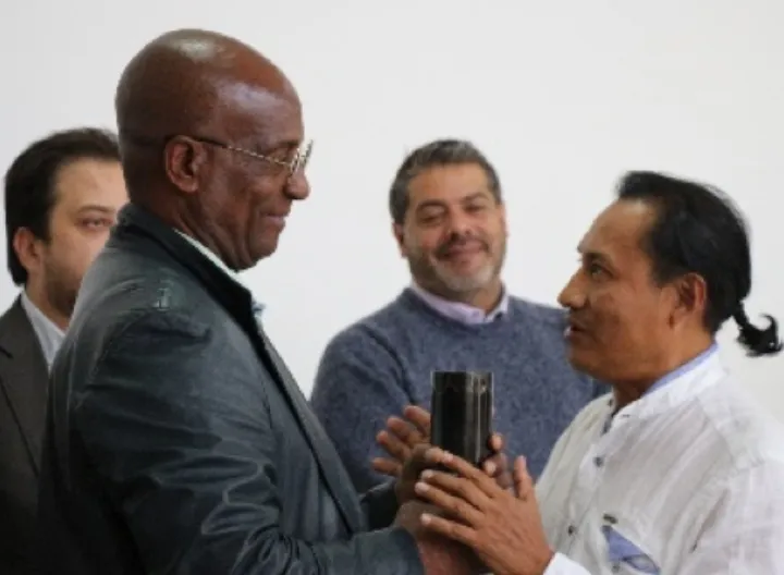 La interculturalidad no es sinónimo de integración sino de auto-reconocimiento como un primer paso para abrirse hacia el otro. / Interculturality is not a synonym of integration but of self-recognition as a first step towards opening to others.