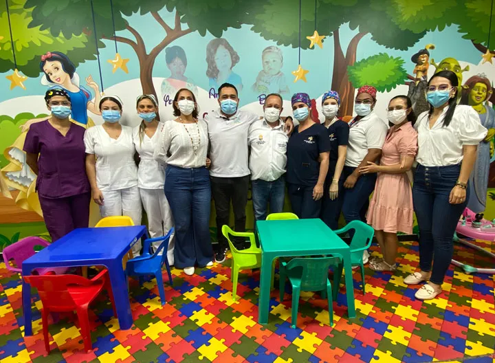 Personal de entidades Municipales, Hospital Divino Niño, Docentes y Estudiantes UNIMINUTO en las Aulas Hospitalarias en Guadalajara de Buga