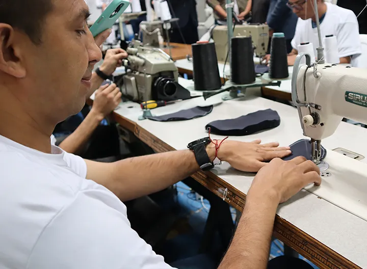 Privados de la libertad trabajan en confecciones como una herramienta de resocialización 