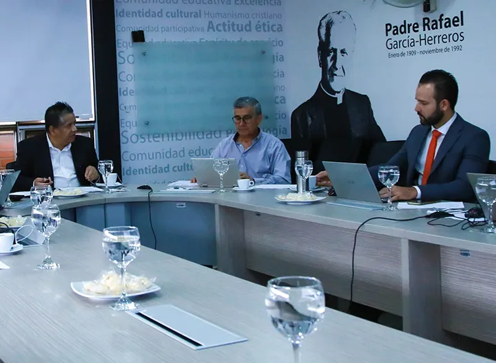 Reunión de directivos de UNIMINUTO con pares académicos del CNA