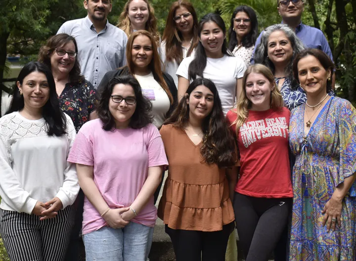 Estudiantes y profesoras de la Sacred Heart University con colaboradores de UNIMINUTO Centro Sur