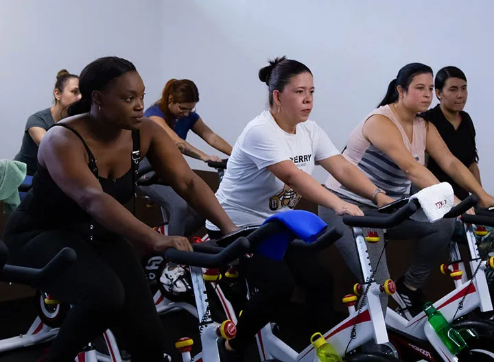 Usuarios en el gimnasio 