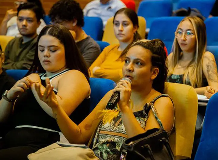 Asistentes al conversatorio: Narrar para transformar 