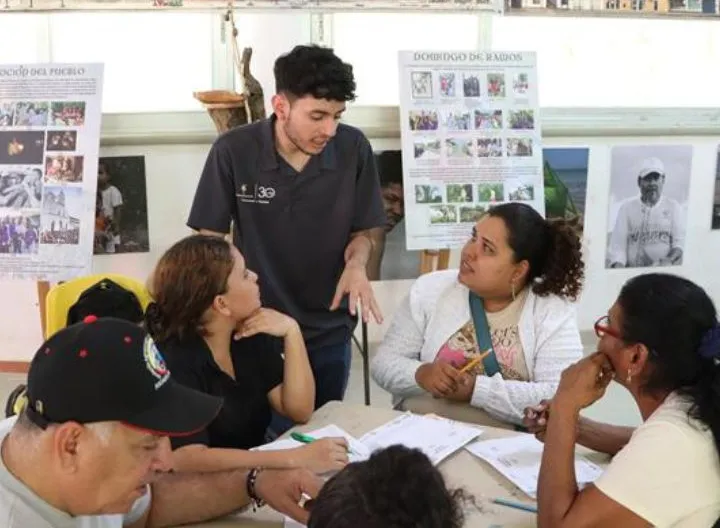 Participantes de la Troncal Coveñas desarrollan el módulo “Prototipado y Facturación” del diplomado: Gestión Empresarial e Innovación.