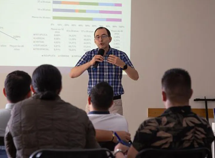 Conversatorios durante el encuentro 