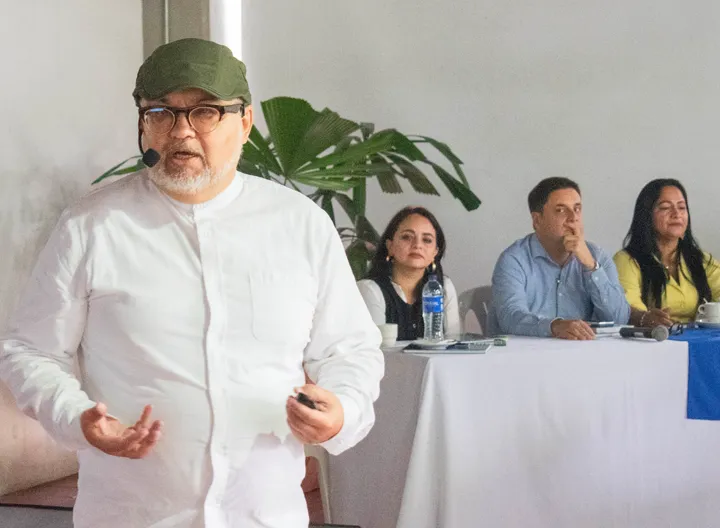 Gerardo Dueñas, "el Posibilista", fue uno de los mexicanos ponentes del Congreso Visión sin Fronteras.4