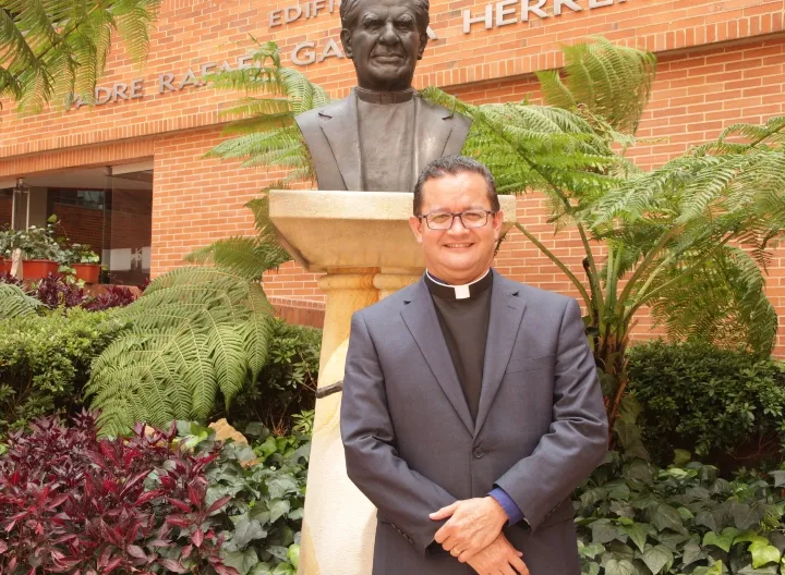 rector general de UNIMINUTO padre Harold Castilla