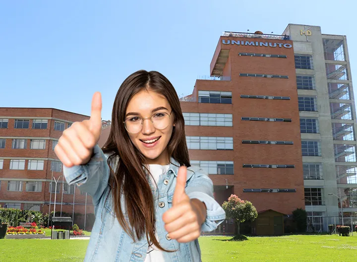 Estudiante feliz con fondo de campus uniminuto calle 80 