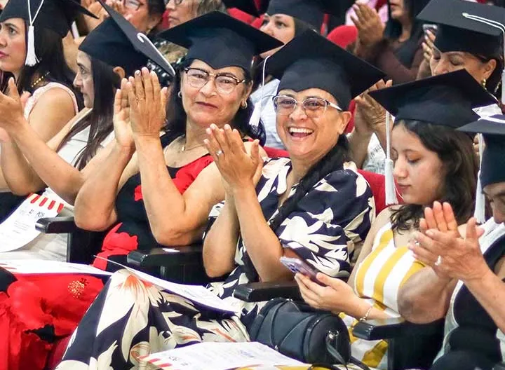 Ceremonia de graduación del Diplomado “Emprendimiento a Otro Nivel”.