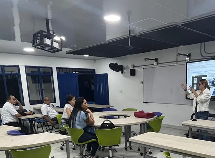 Participantes que viajarán a Perú durante la charla orientada por Asuntos Globales.3