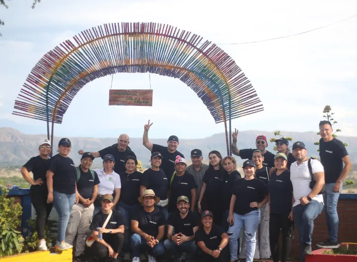 Colaboradores del CU Girardot durante la jornada “Sirviendo desde la U”