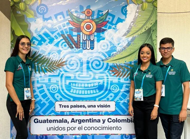 Estudiantes del programa AETH, semillero TURSOCIE3