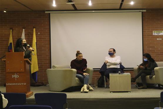 Graduados y profesionales conmemoraron el día del periodista