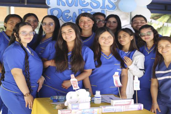 Estudiantes de enfermería de UNIMINUTO en el Festival del Cuidado Físico y Mental