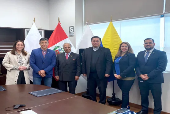 Directivos Univerisdades de Perú y UNIMINUTO