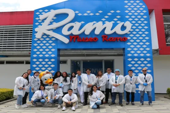 Estudiantes de UNIMINUTO en instalaciones de Ramo