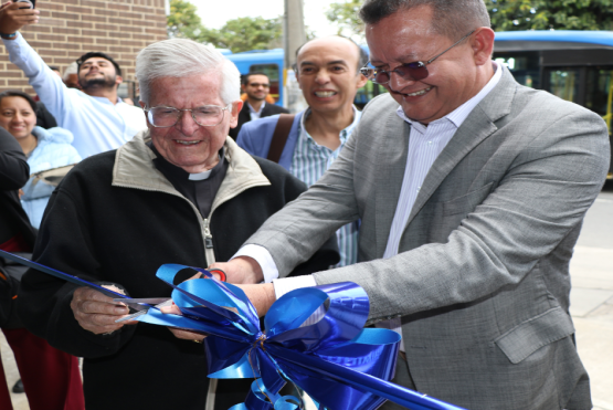 Directivas UNIMINUTO en inauguración oficial Clínica Nuestra Señora de la Paz