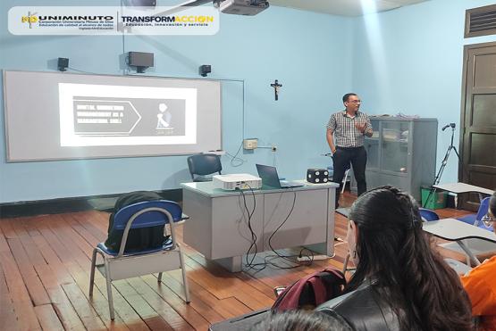 “Empresarios en el Aula”: De la Sala de Juntas a las Aulas de Clases