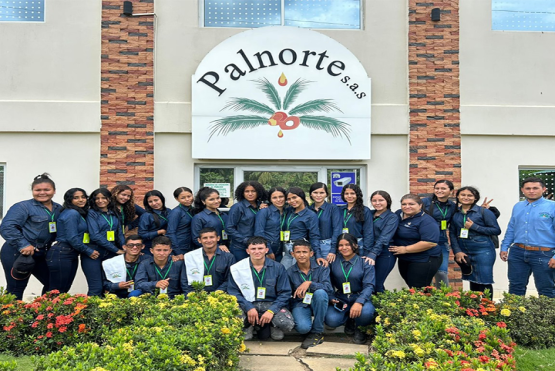 Foto grupal de estudiantes del Técnico Laboral en Trabajado Agrícola del Centro Universitario Tibú