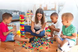 Especialización en juego y desarrollo socioemocional