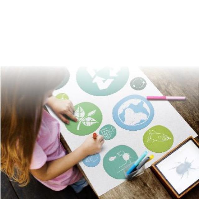 niña-con-íconos-ambiental.jpg