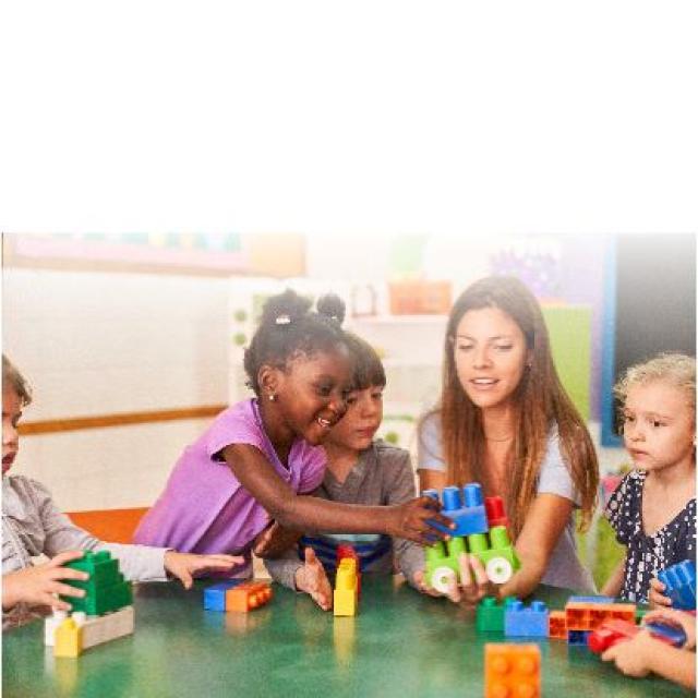 profesora-con-niños.jpg